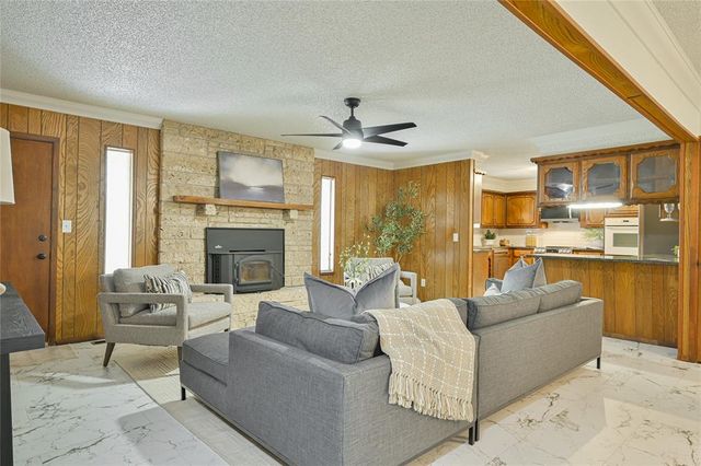 1172 Woodcrest Drive, Harrah, OK 73045