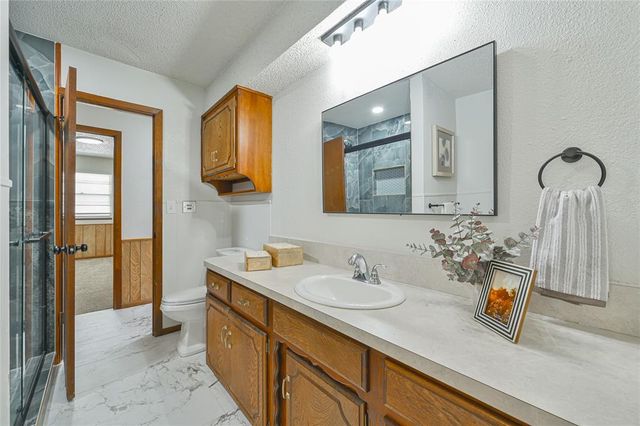 1172 Woodcrest Drive, Harrah, OK 73045