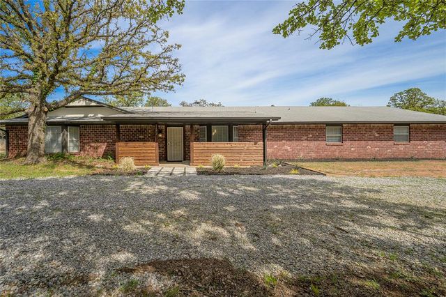 1172 Woodcrest Drive, Harrah, OK 73045