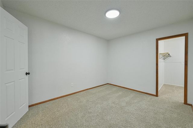 1172 Woodcrest Drive, Harrah, OK 73045