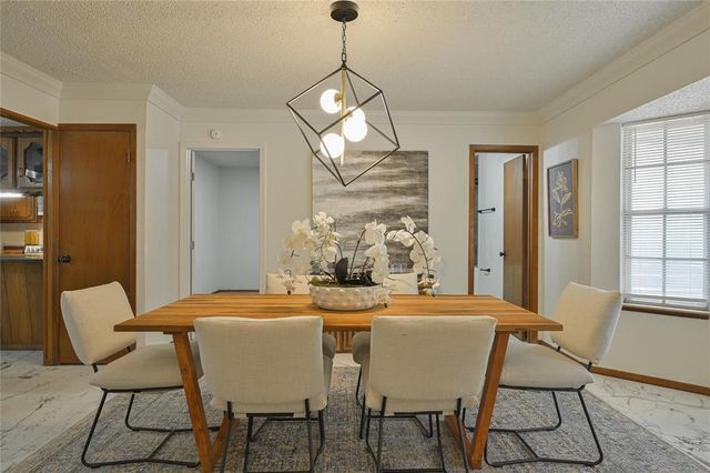 1172 Woodcrest Drive, Harrah, OK 73045