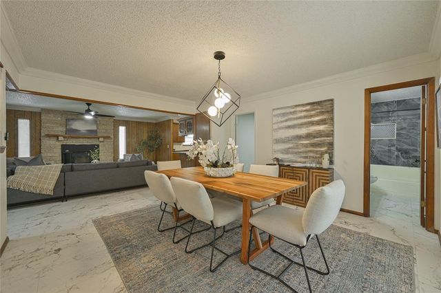 1172 Woodcrest Drive, Harrah, OK 73045