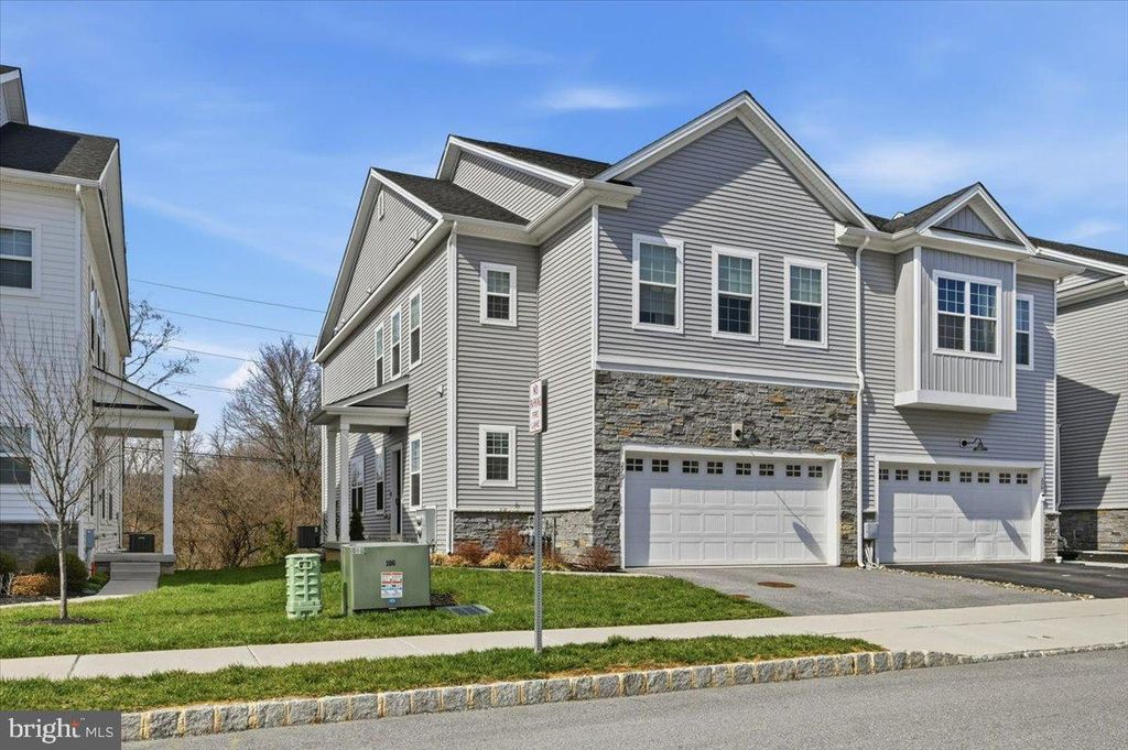 279 RED LEAF LN, Exton, PA 19341