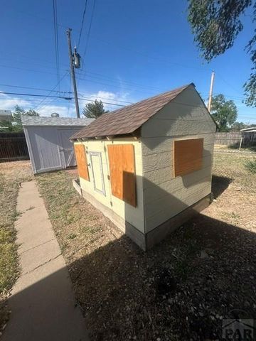 75 Hanson Lane, Pueblo, CO 81001