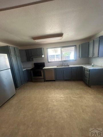 75 Hanson Lane, Pueblo, CO 81001