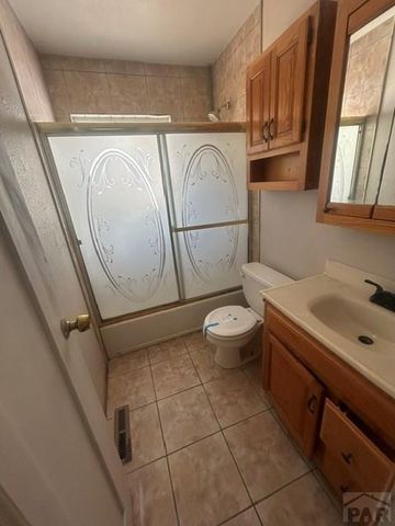 75 Hanson Lane, Pueblo, CO 81001