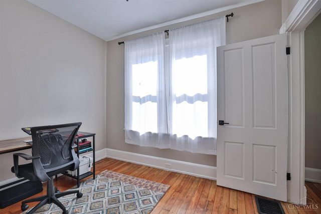 2703 Ashland Avenue, Cincinnati, OH 45206