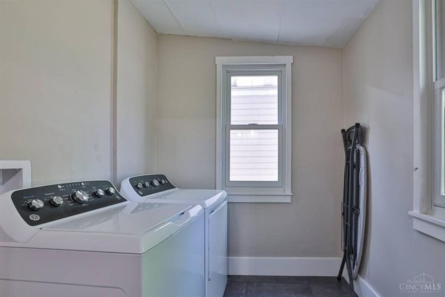 2703 Ashland Avenue, Cincinnati, OH 45206