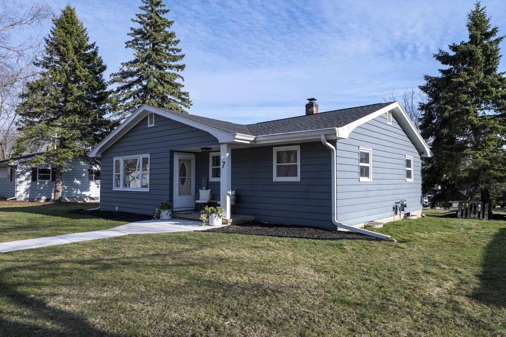7 North Street, Deerfield, WI 53531