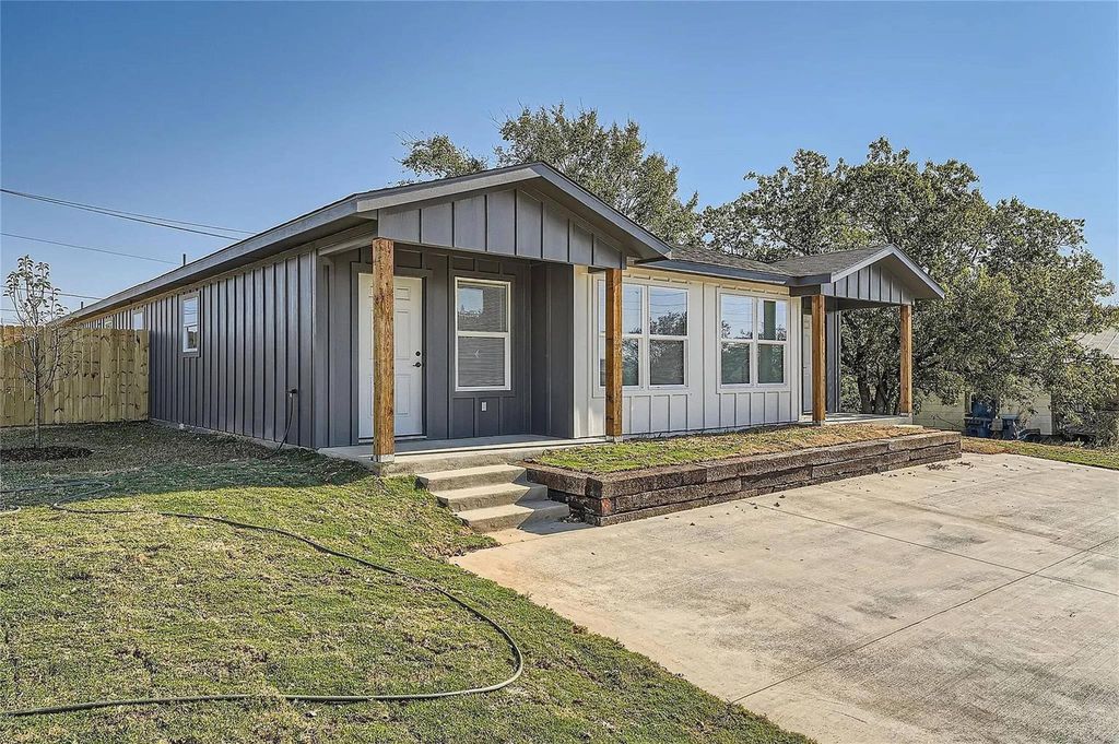 113 Fisher ST A & B, Elgin, TX 78621