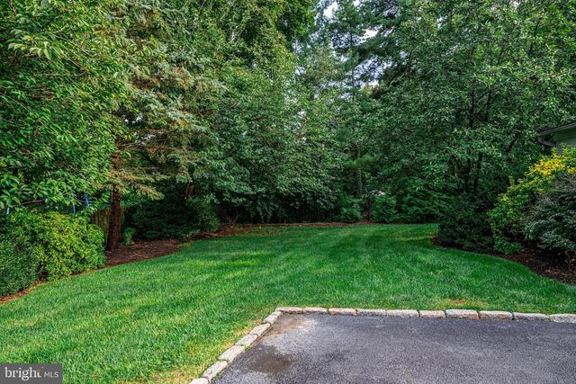 302 BRENTFORD RD, Haverford, PA 19041