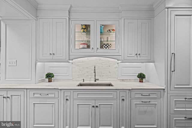 302 BRENTFORD RD, Haverford, PA 19041