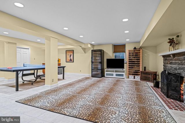 302 BRENTFORD RD, Haverford, PA 19041