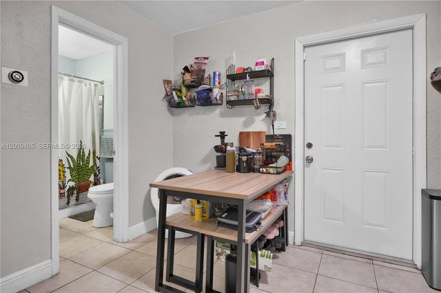 2113 NW 93rd St, Miami, FL 33147