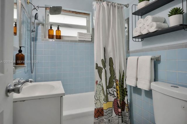 2113 NW 93rd St, Miami, FL 33147