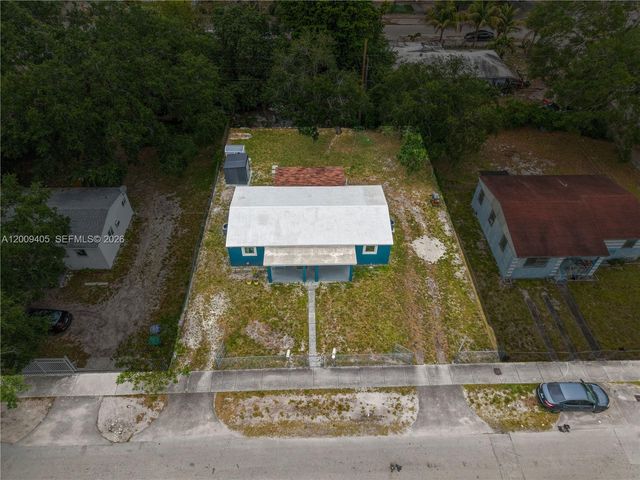 2113 NW 93rd St, Miami, FL 33147