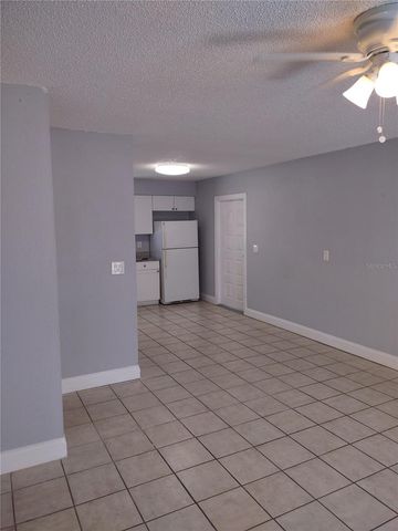 5716 N LINCOLN AVENUE C, Tampa, FL 33614