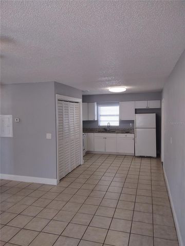 5716 N LINCOLN AVENUE C, Tampa, FL 33614
