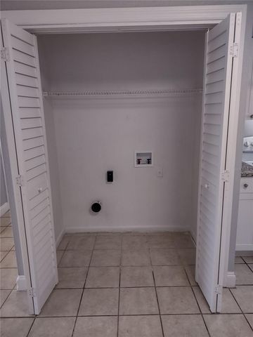 5716 N LINCOLN AVENUE C, Tampa, FL 33614