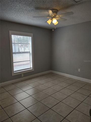 5716 N LINCOLN AVENUE C, Tampa, FL 33614