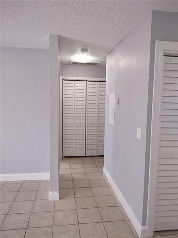 5716 N LINCOLN AVENUE C, Tampa, FL 33614