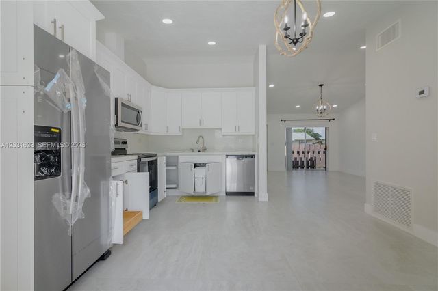 11903 SW 110th St Cir E 11903, Miami, FL 33186