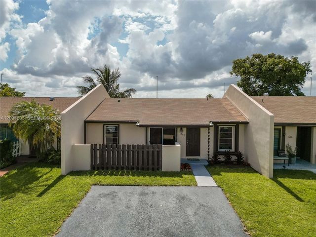 11903 SW 110th St Cir E 11903, Miami, FL 33186