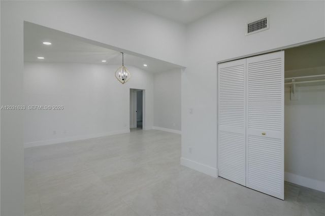 11903 SW 110th St Cir E 11903, Miami, FL 33186