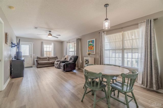 5583 Meadow Creek Pl, Gulf Breeze, FL 32563
