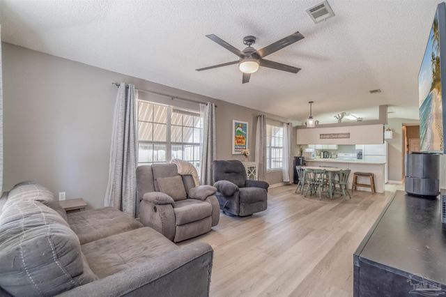 5583 Meadow Creek Pl, Gulf Breeze, FL 32563