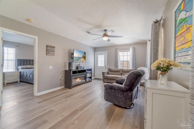 5583 Meadow Creek Pl, Gulf Breeze, FL 32563