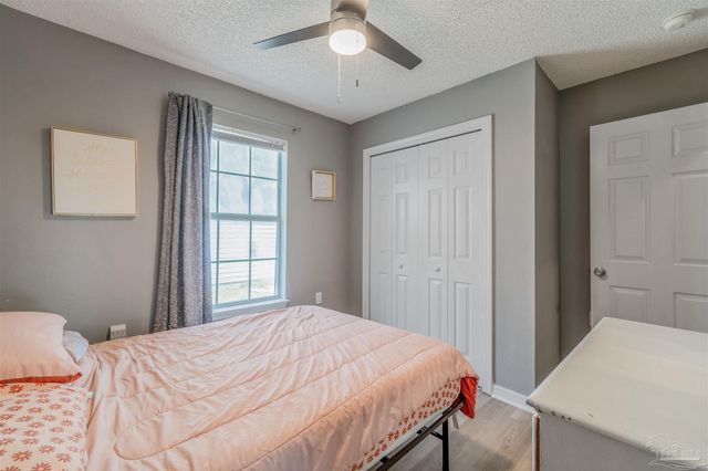 5583 Meadow Creek Pl, Gulf Breeze, FL 32563