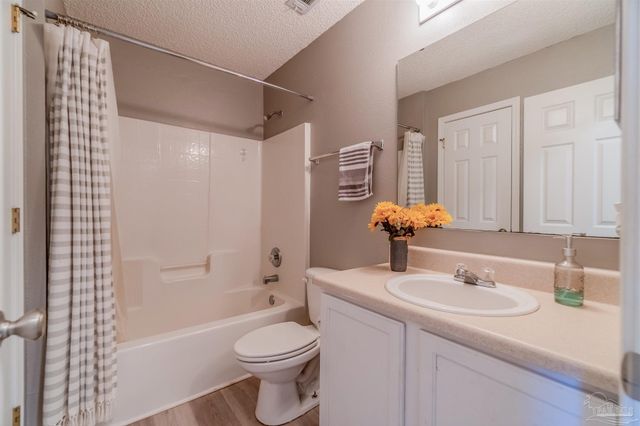 5583 Meadow Creek Pl, Gulf Breeze, FL 32563