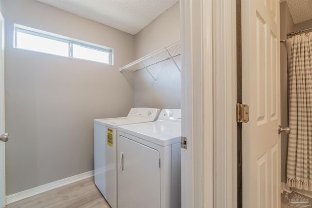 5583 Meadow Creek Pl, Gulf Breeze, FL 32563