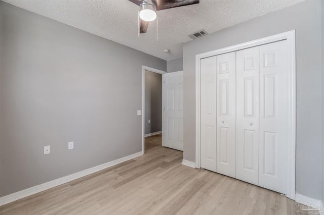 5583 Meadow Creek Pl, Gulf Breeze, FL 32563