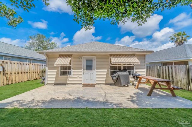 5583 Meadow Creek Pl, Gulf Breeze, FL 32563