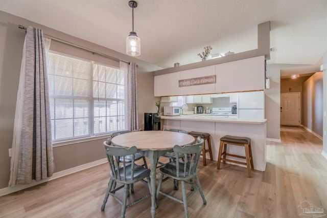 5583 Meadow Creek Pl, Gulf Breeze, FL 32563