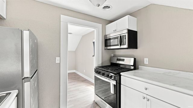 708 E Jefferson Boulevard, Fort Wayne, IN 46802