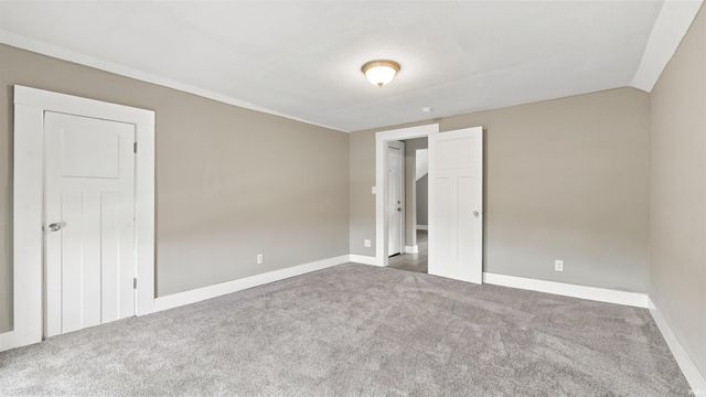 708 E Jefferson Boulevard, Fort Wayne, IN 46802