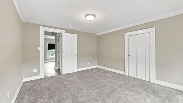 708 E Jefferson Boulevard, Fort Wayne, IN 46802