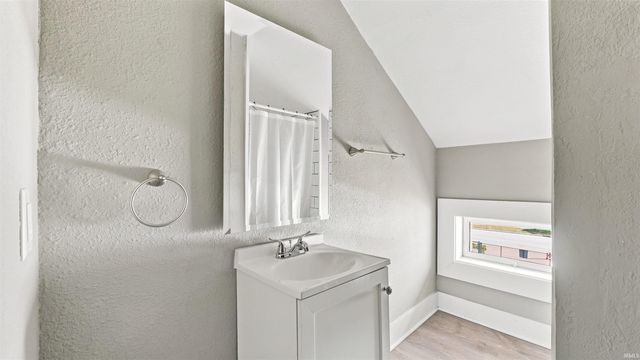 708 E Jefferson Boulevard, Fort Wayne, IN 46802