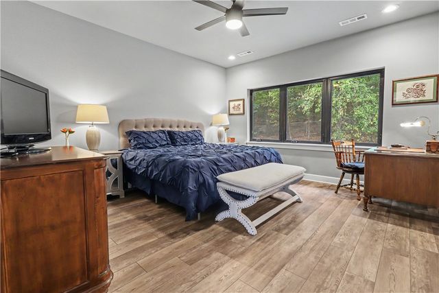 604 N Vinson Avenue, Fayetteville, AR 72701