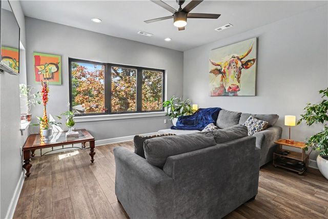 604 N Vinson Avenue, Fayetteville, AR 72701