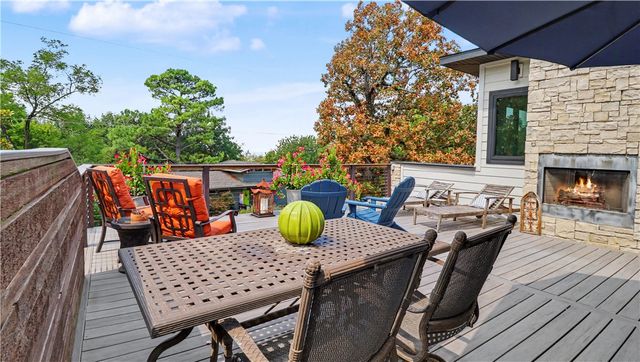 604 N Vinson Avenue, Fayetteville, AR 72701
