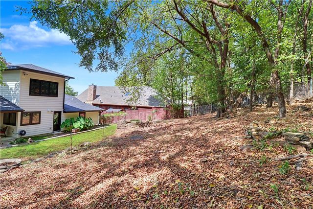 604 N Vinson Avenue, Fayetteville, AR 72701