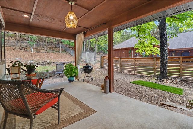 604 N Vinson Avenue, Fayetteville, AR 72701