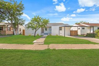 2017 Village Way, Dallas, TX 75216