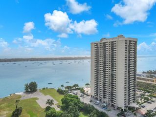5600 N Flagler Drive 2301, West Palm Beach, FL 33407