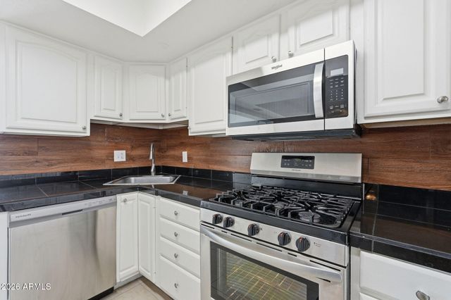 2254 W WETHERSFIELD Road, Phoenix, AZ 85029