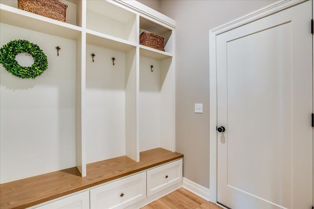 9642 W Cedar Lane, Maize, KS 67101